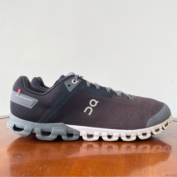 On Running Men’s Cloudflow Running Shoes | US 11.5 - Picture 3 of 7
